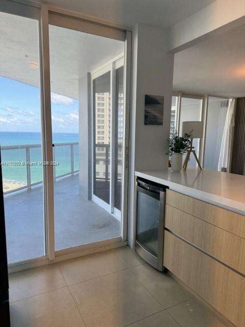Small Image of 6301 COLLINS AVE #1608, Miami Beach Number 3