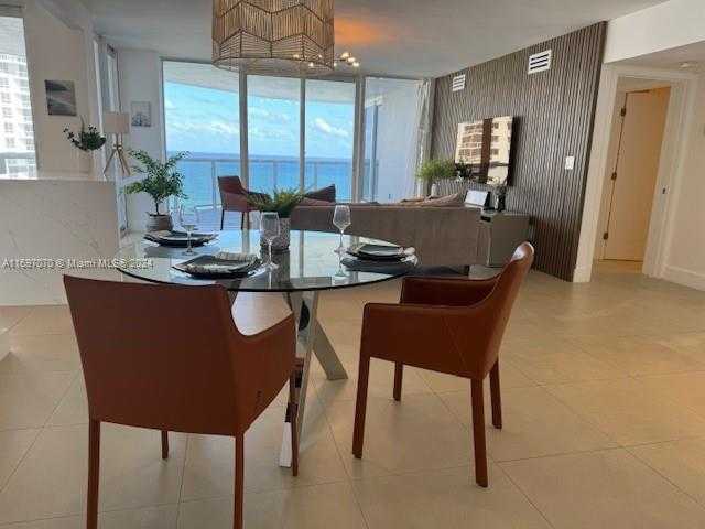 Small Image of 6301 COLLINS AVE #1608, Miami Beach Number 8