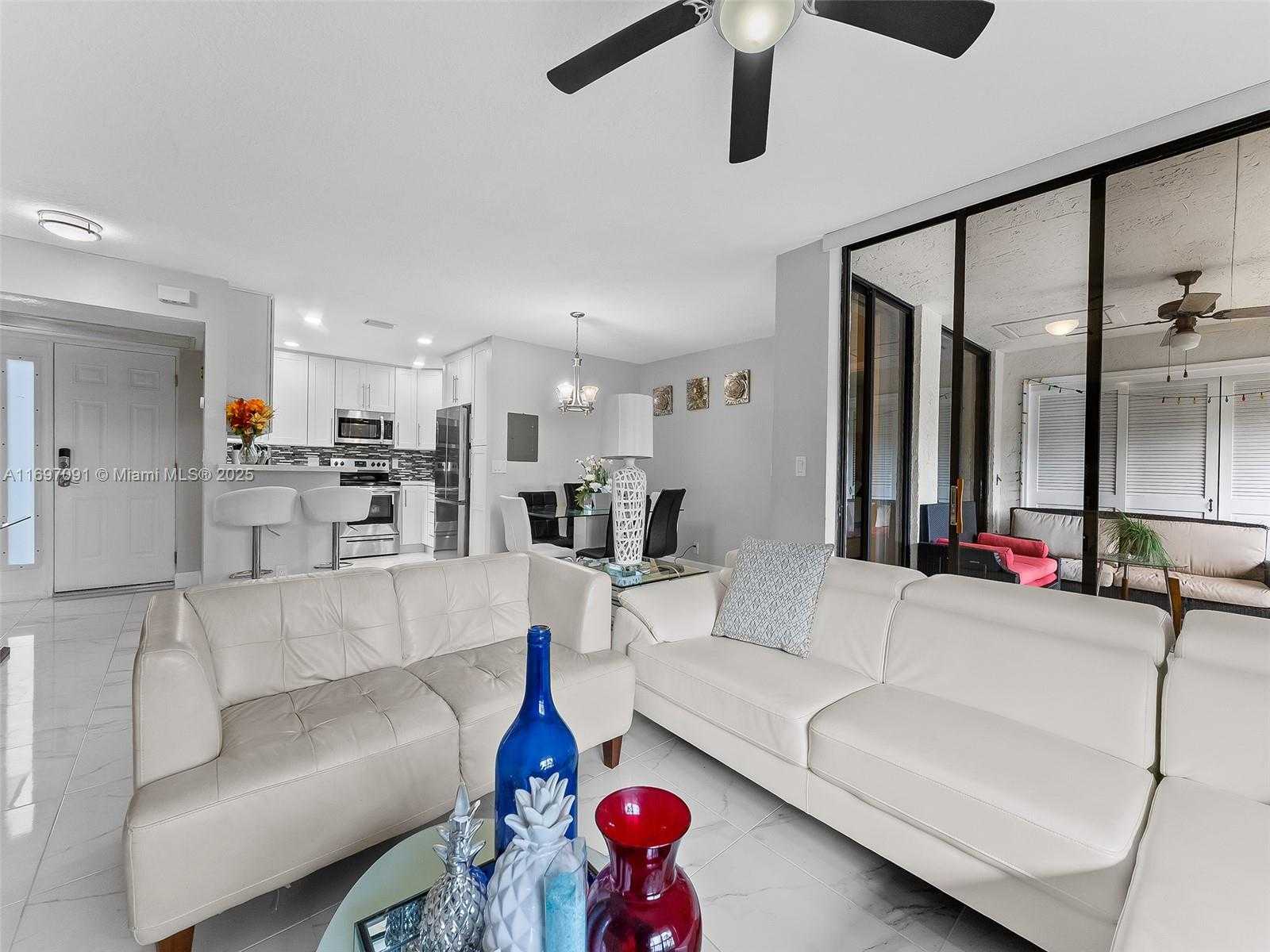 Small Image of 2783 SOUTH CARAMBOLA CIR S #1955, Coconut Creek Number 10