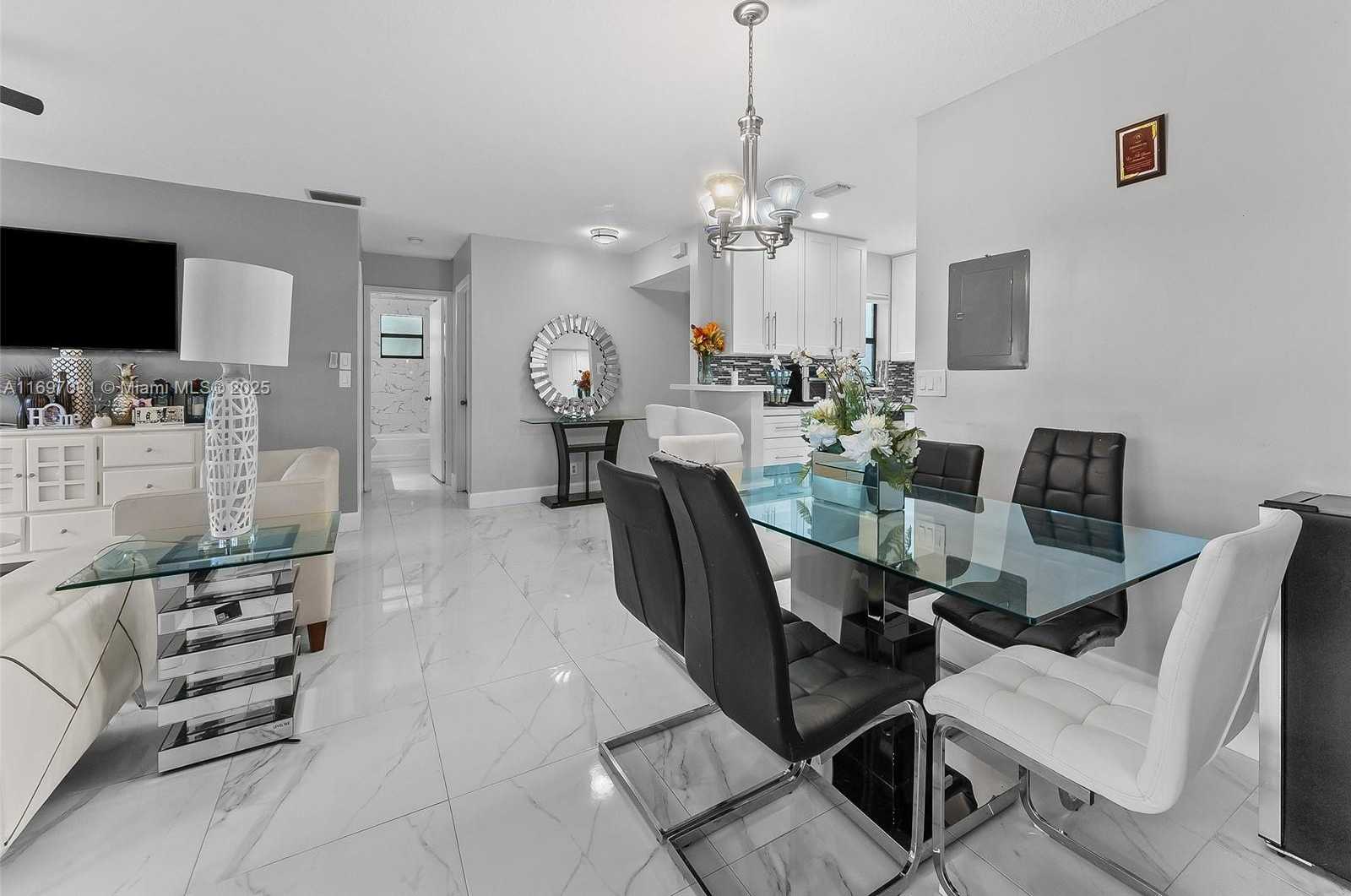 Small Image of 2783 SOUTH CARAMBOLA CIR S #1955, Coconut Creek Number 14