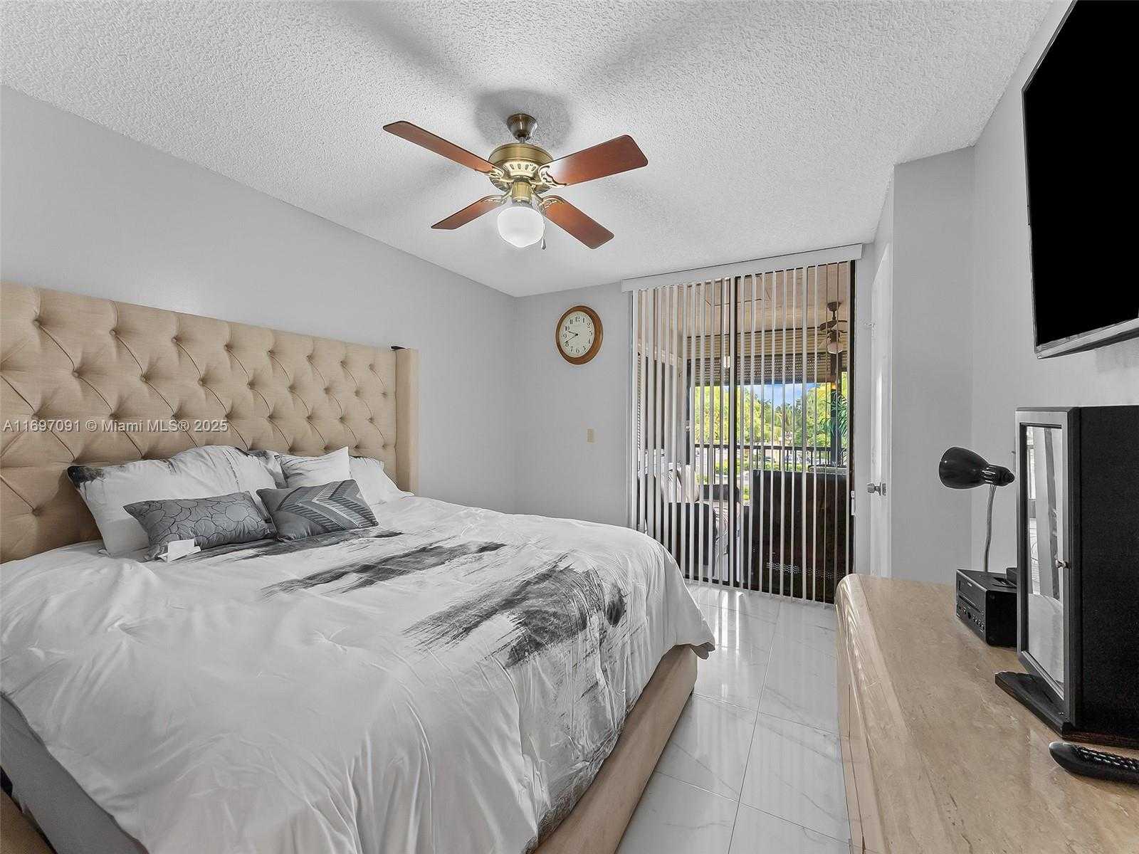 Small Image of 2783 SOUTH CARAMBOLA CIR S #1955, Coconut Creek Number 17