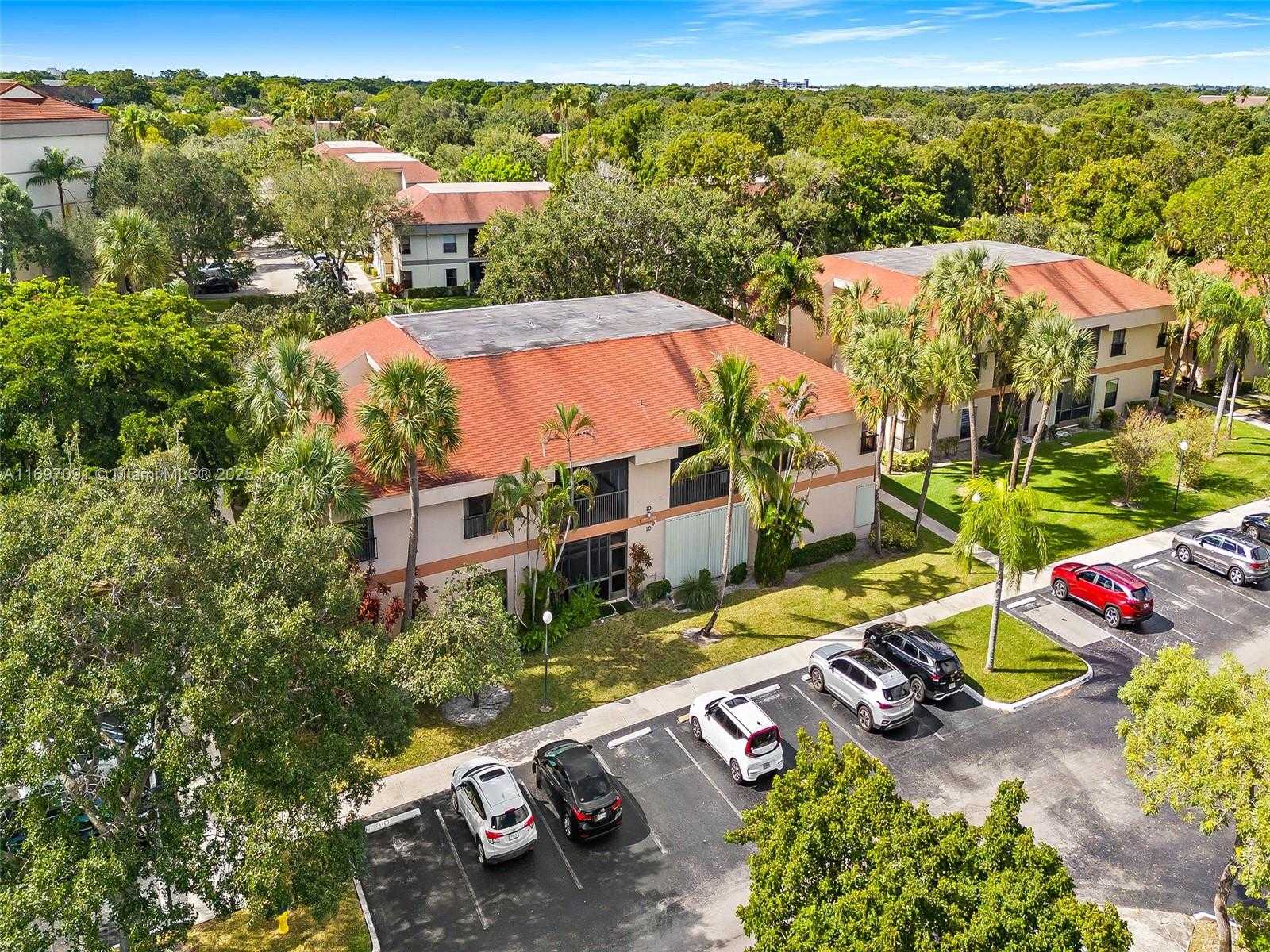 Small Image of 2783 SOUTH CARAMBOLA CIR S #1955, Coconut Creek Number 28
