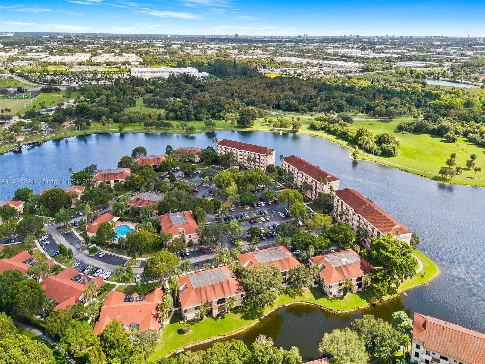 Small Image of 2783 SOUTH CARAMBOLA CIR S #1955, Coconut Creek Number 5