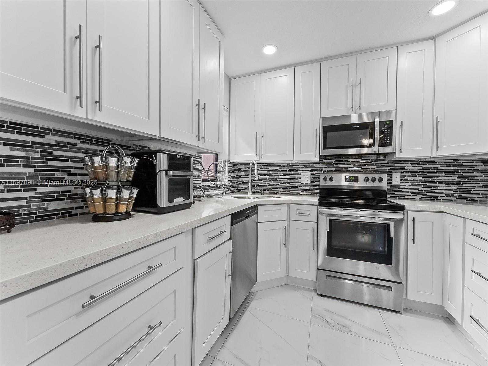 Small Image of 2783 SOUTH CARAMBOLA CIR S #1955, Coconut Creek Number 7