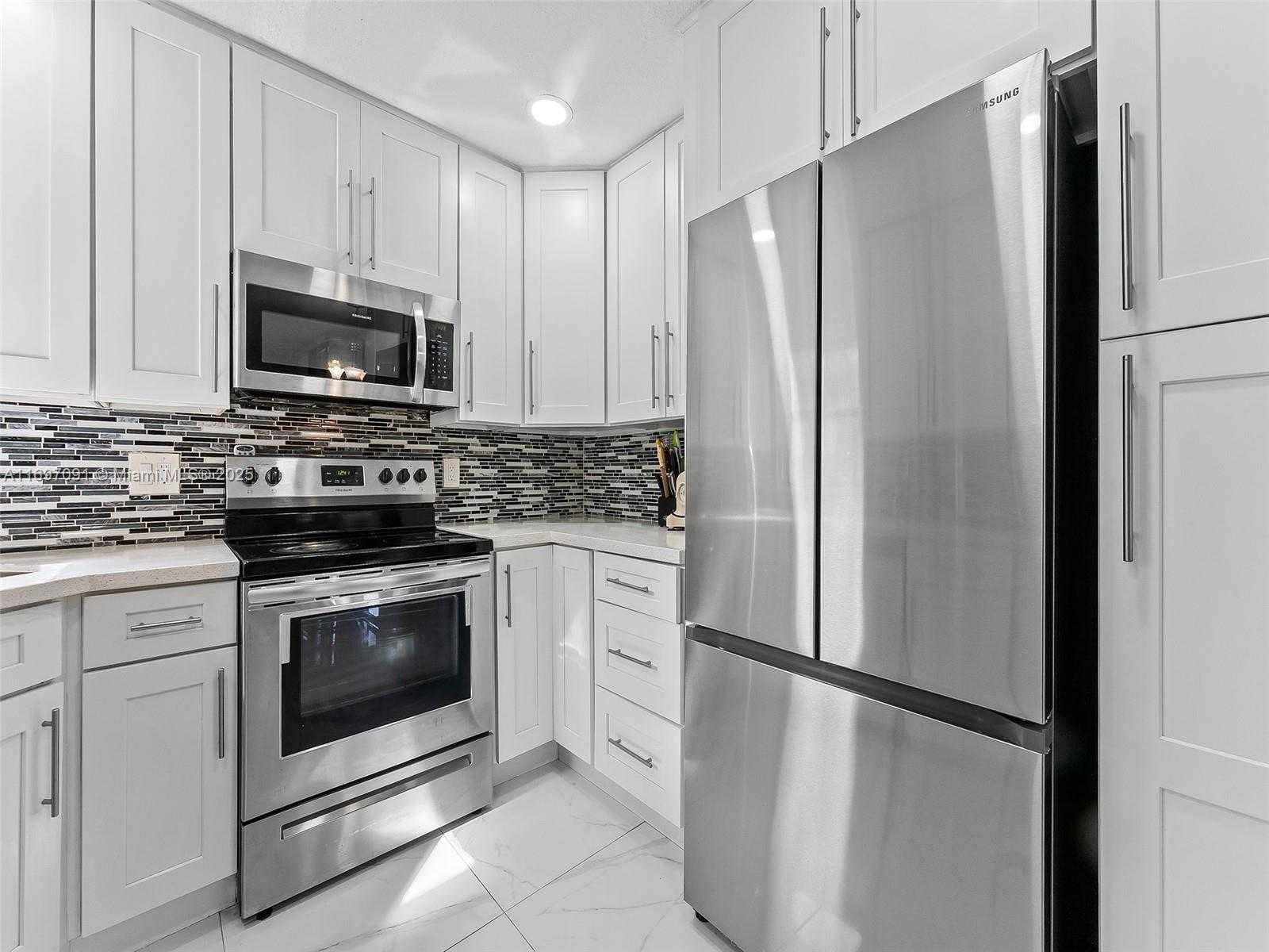 Small Image of 2783 SOUTH CARAMBOLA CIR S #1955, Coconut Creek Number 8