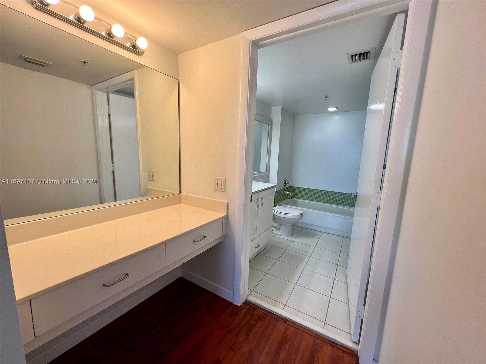 Small Image of 650 WEST AVE #2509, Miami Beach Number 11