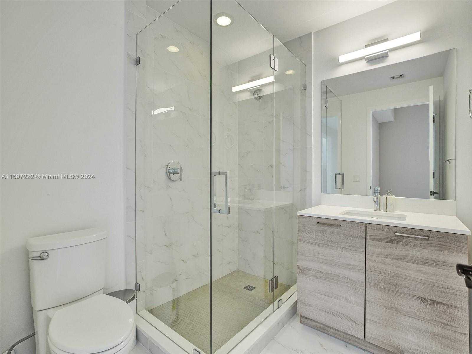 Small Image of 16385 BISCAYNE BLVD #3201/LPH01, North Miami Beach Number 16