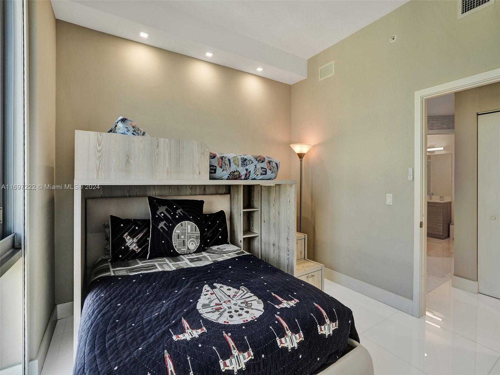 Small Image of 16385 BISCAYNE BLVD #3201/LPH01, North Miami Beach Number 18