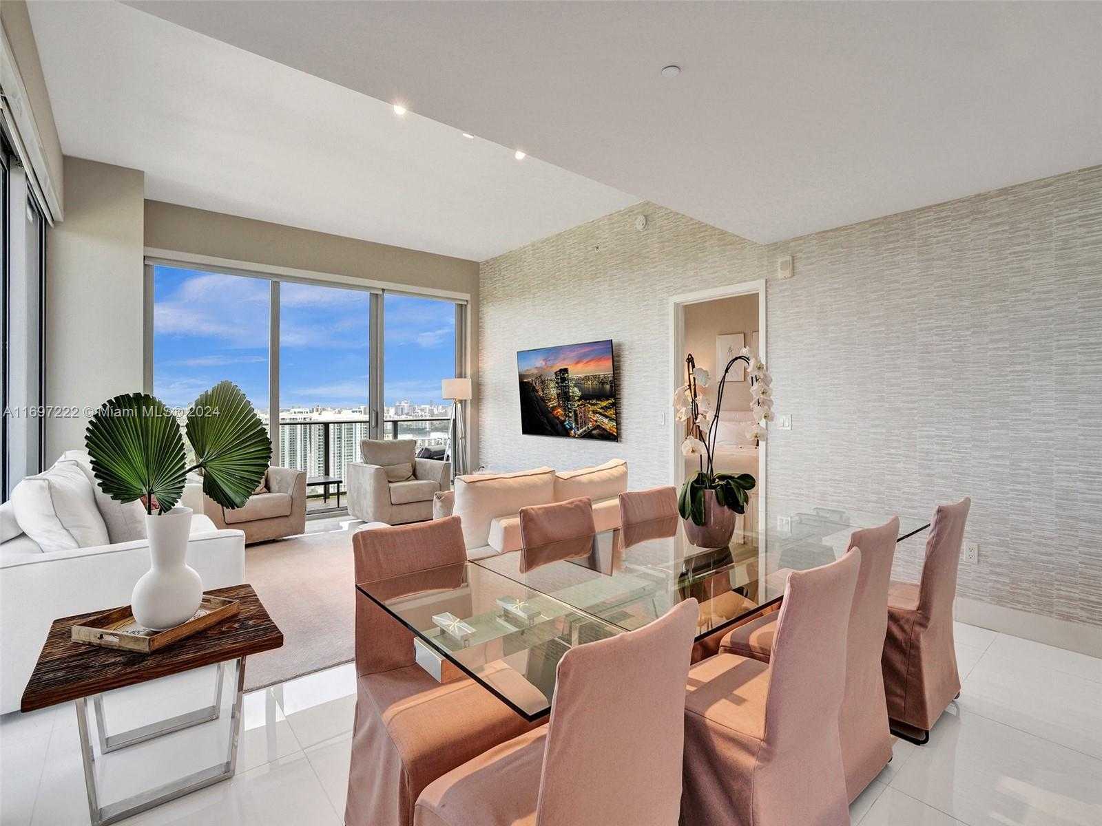 Small Image of 16385 BISCAYNE BLVD #3201/LPH01, North Miami Beach Number 2