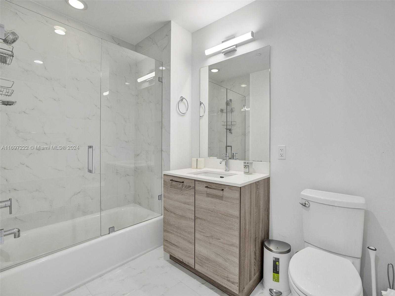 Small Image of 16385 BISCAYNE BLVD #3201/LPH01, North Miami Beach Number 20