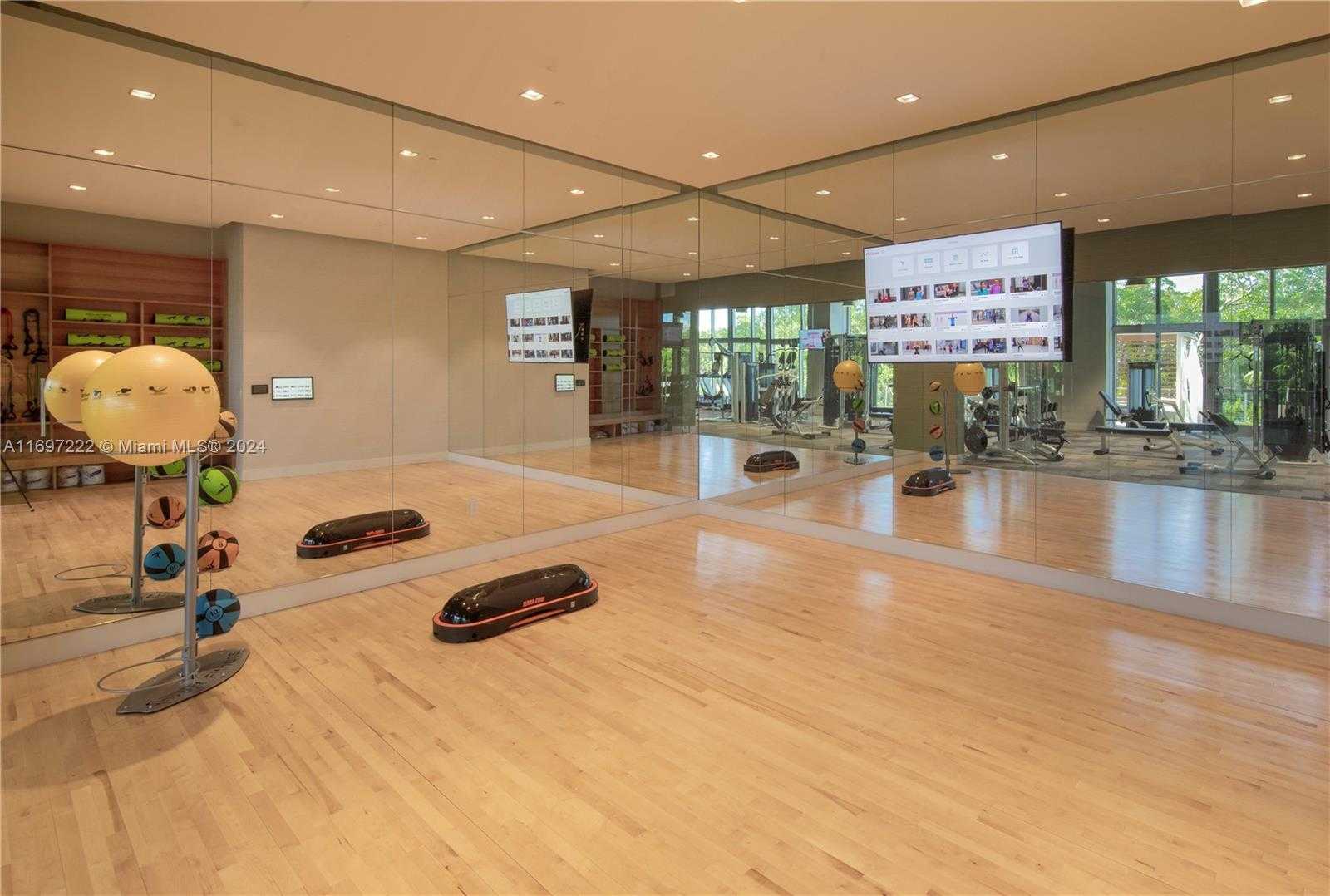 Small Image of 16385 BISCAYNE BLVD #3201/LPH01, North Miami Beach Number 39