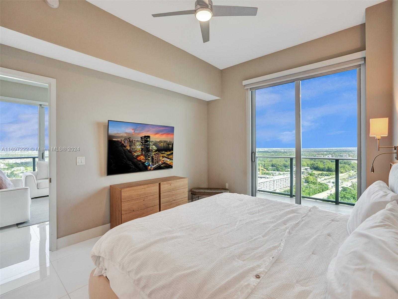 Small Image of 16385 BISCAYNE BLVD #3201/LPH01, North Miami Beach Number 8