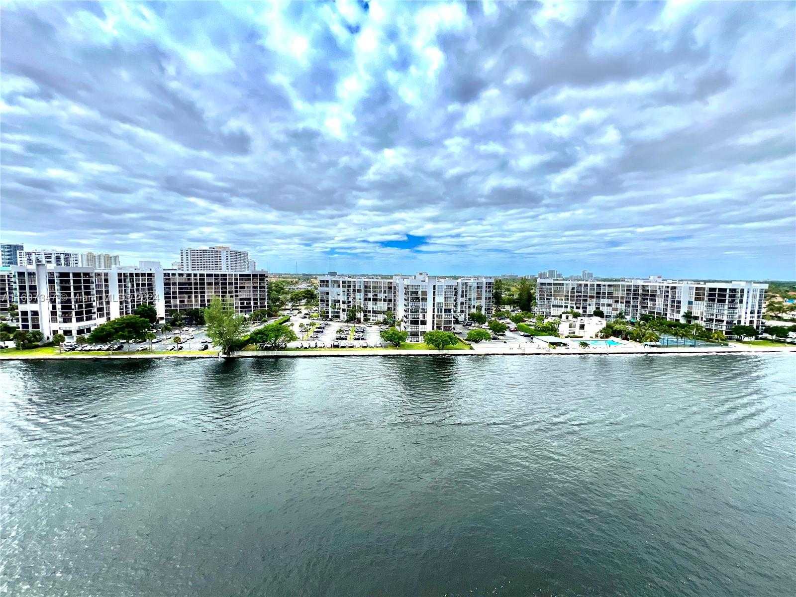 Small Image of 3000 SOUTH OCEAN DR #1012, Hollywood Number 10