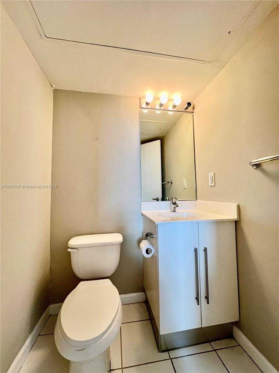 Small Image of 3000 SOUTH OCEAN DR #1012, Hollywood Number 13