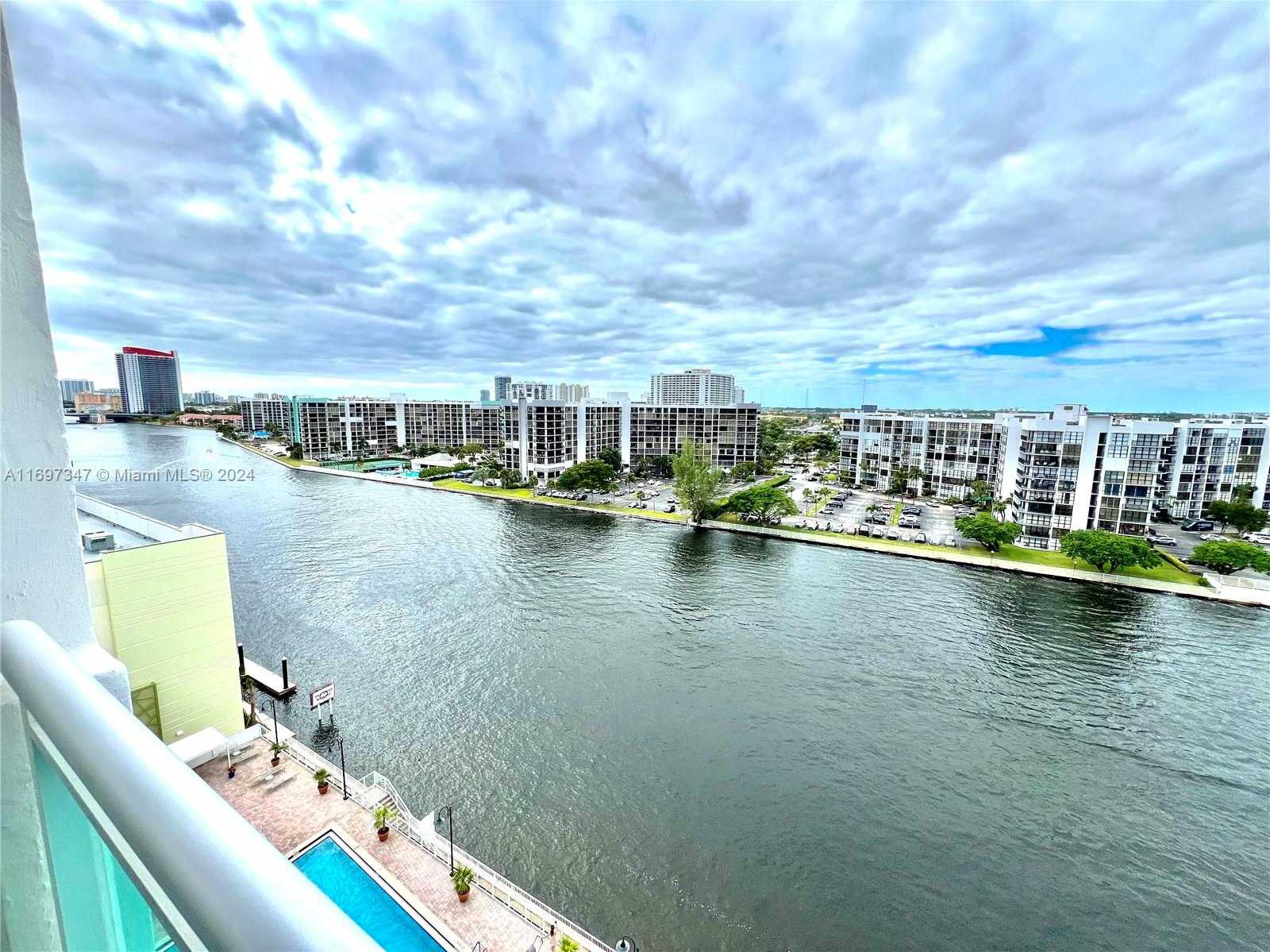 Small Image of 3000 SOUTH OCEAN DR #1012, Hollywood Number 9