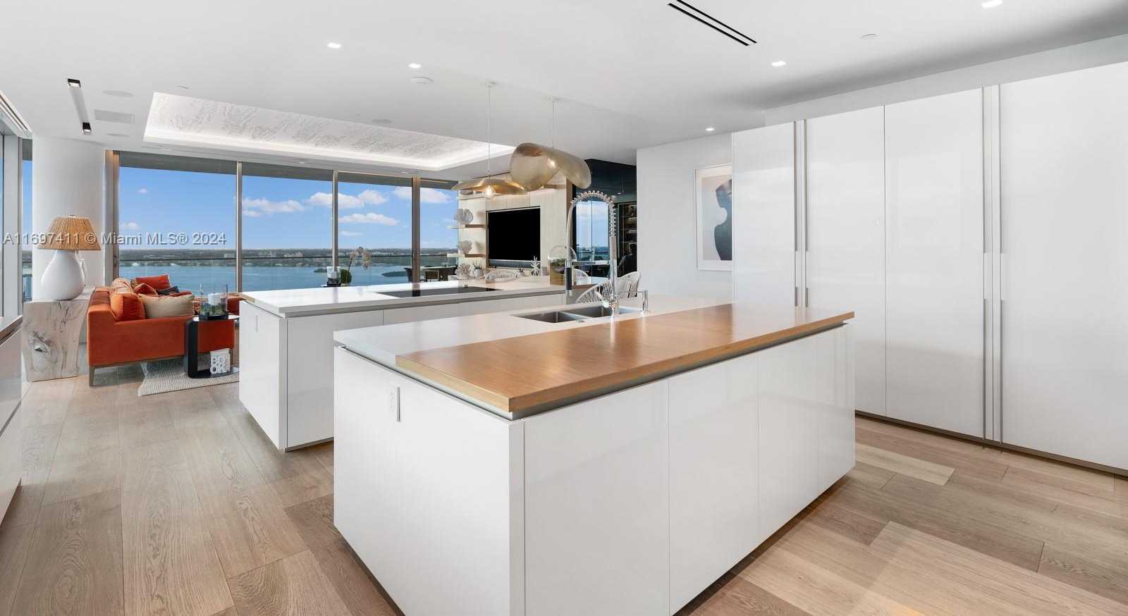 Small Image of 10201 COLLINS AVE #2601, Bal Harbour Number 12