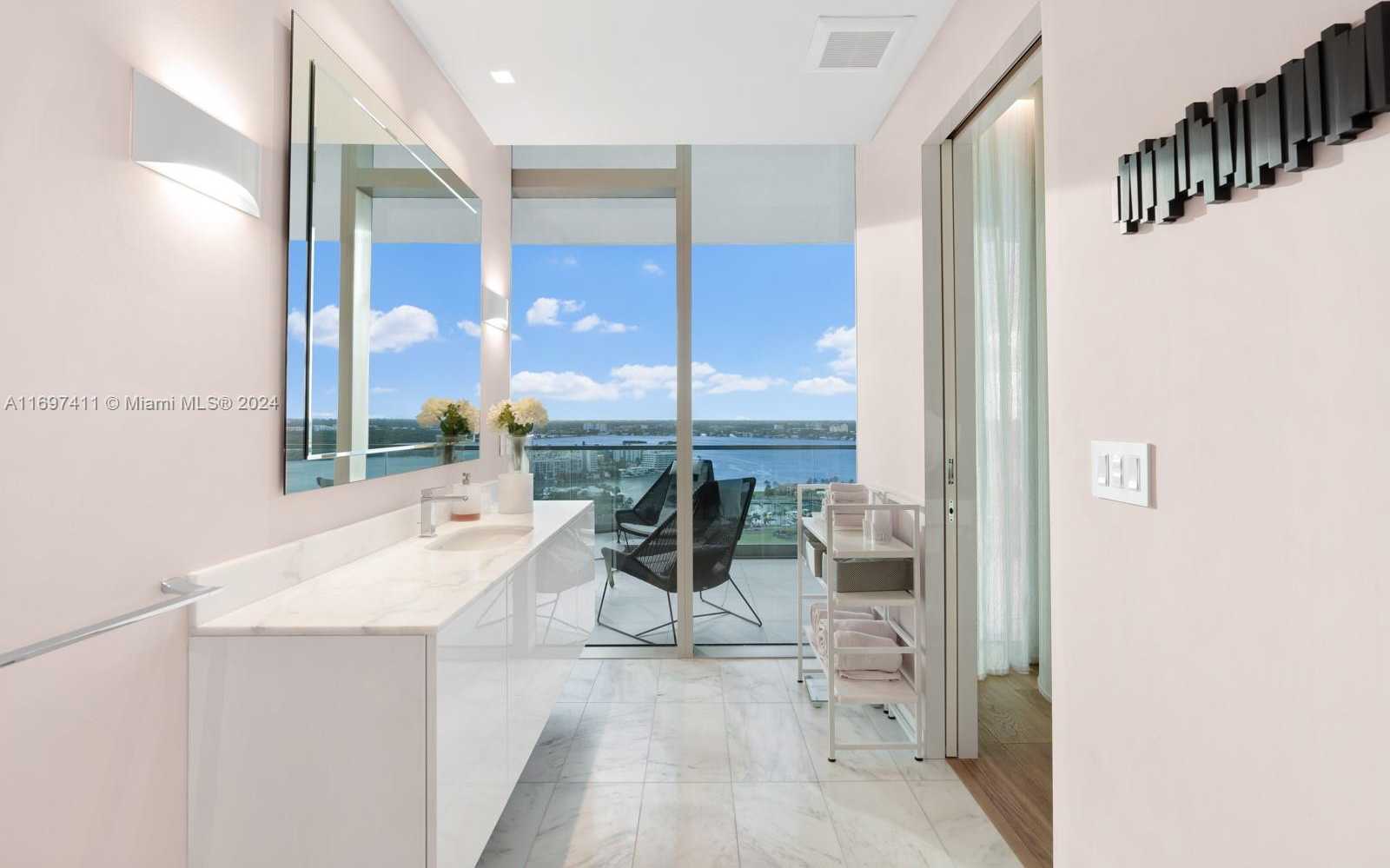 Small Image of 10201 COLLINS AVE #2601, Bal Harbour Number 37