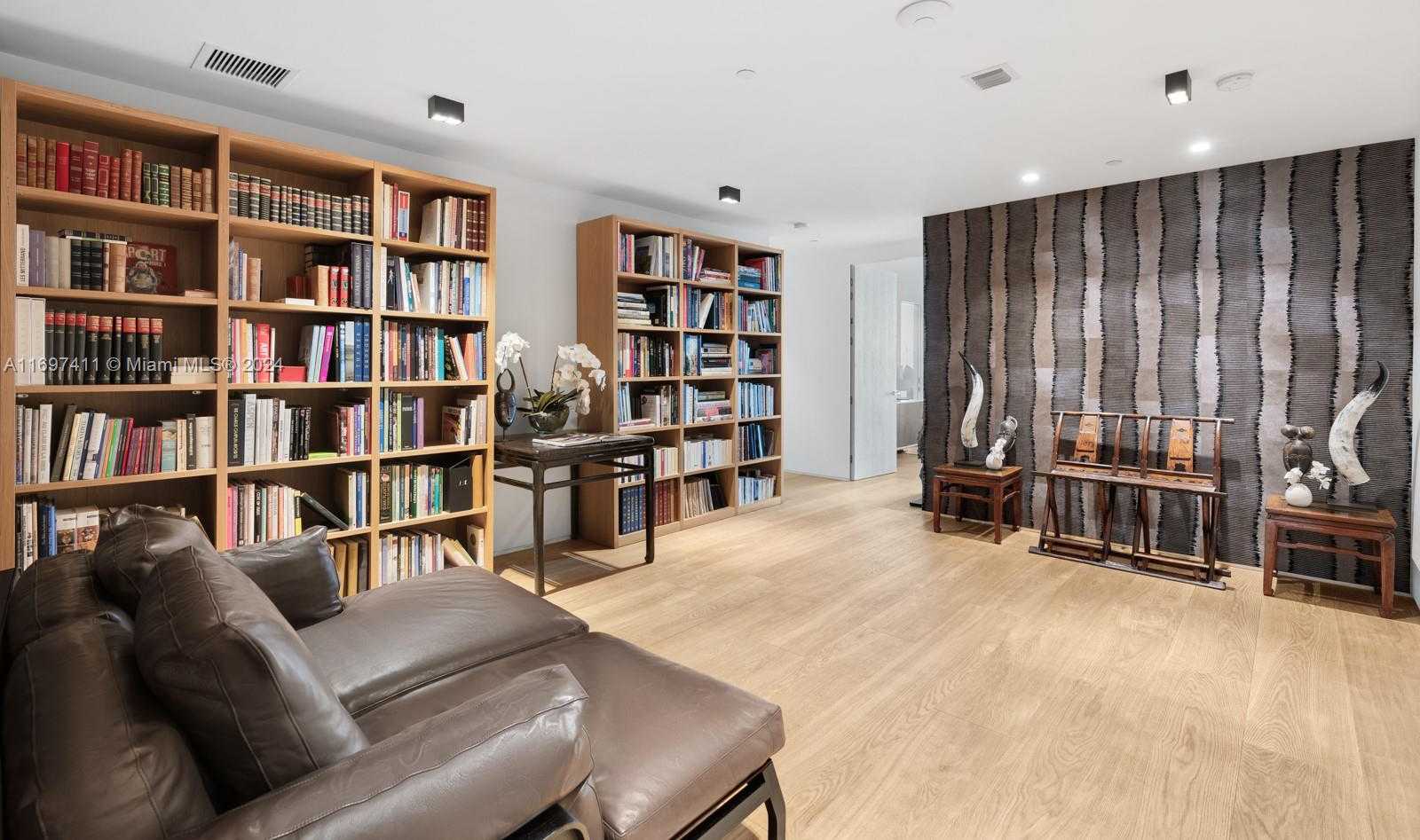 Small Image of 10201 COLLINS AVE #2601, Bal Harbour Number 38