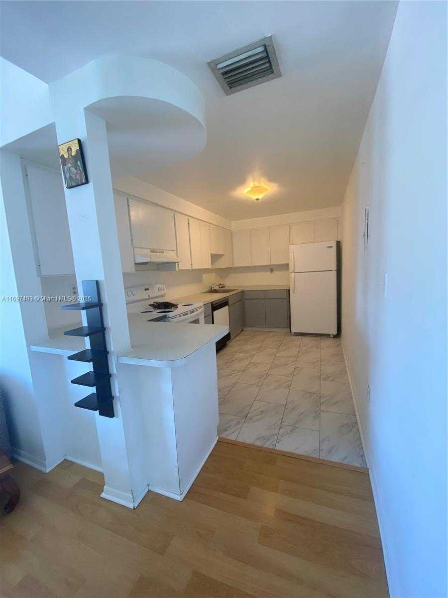 Small Image of 1051 MERIDIAN AVE #1M, Miami Beach Number 4