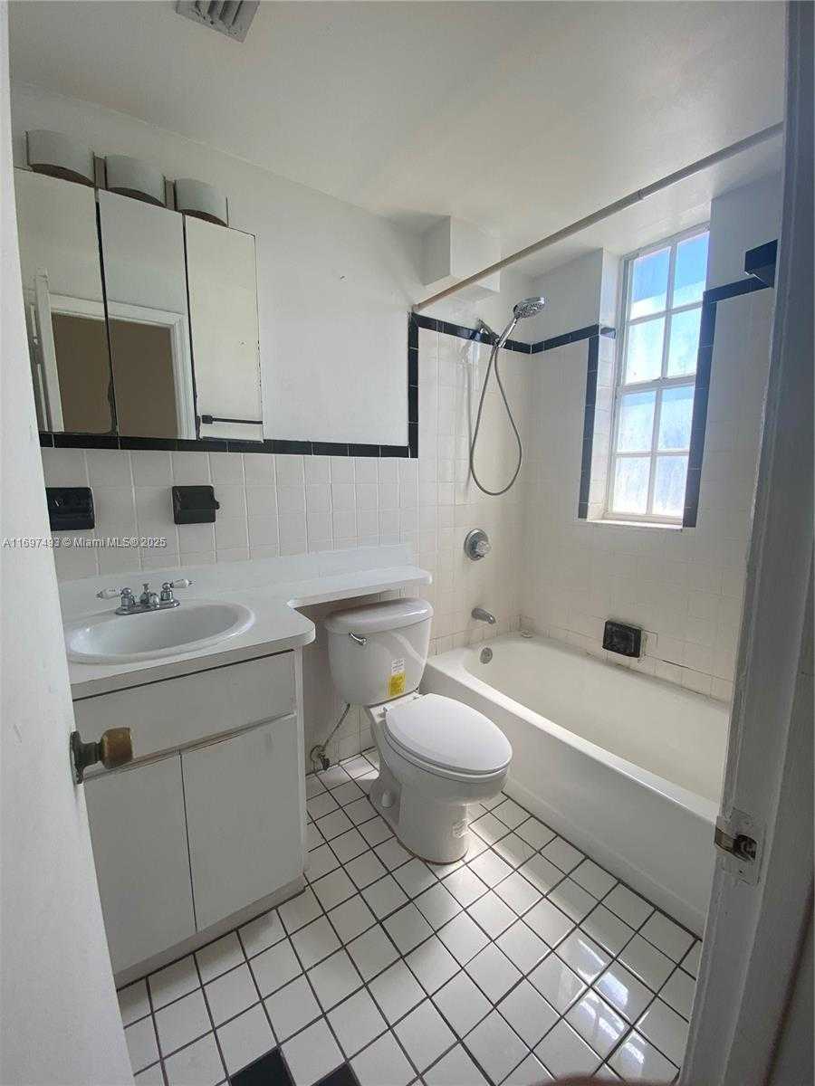 Small Image of 1051 MERIDIAN AVE #1M, Miami Beach Number 6