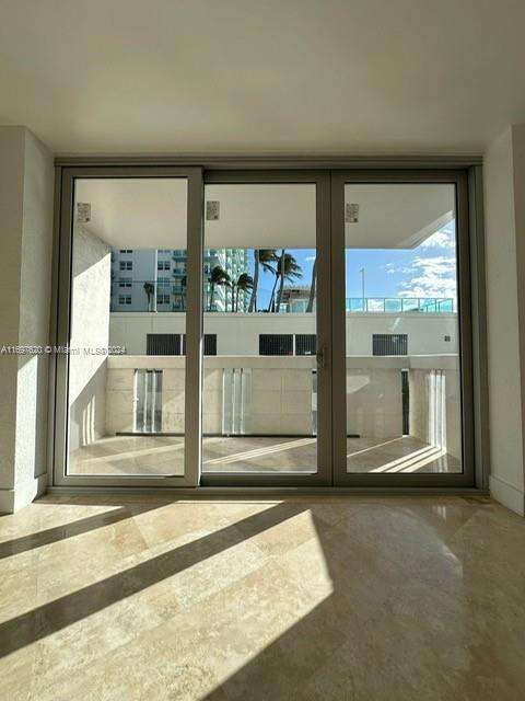 Small Image of 800 WEST AVE #510, Miami Beach Number 2