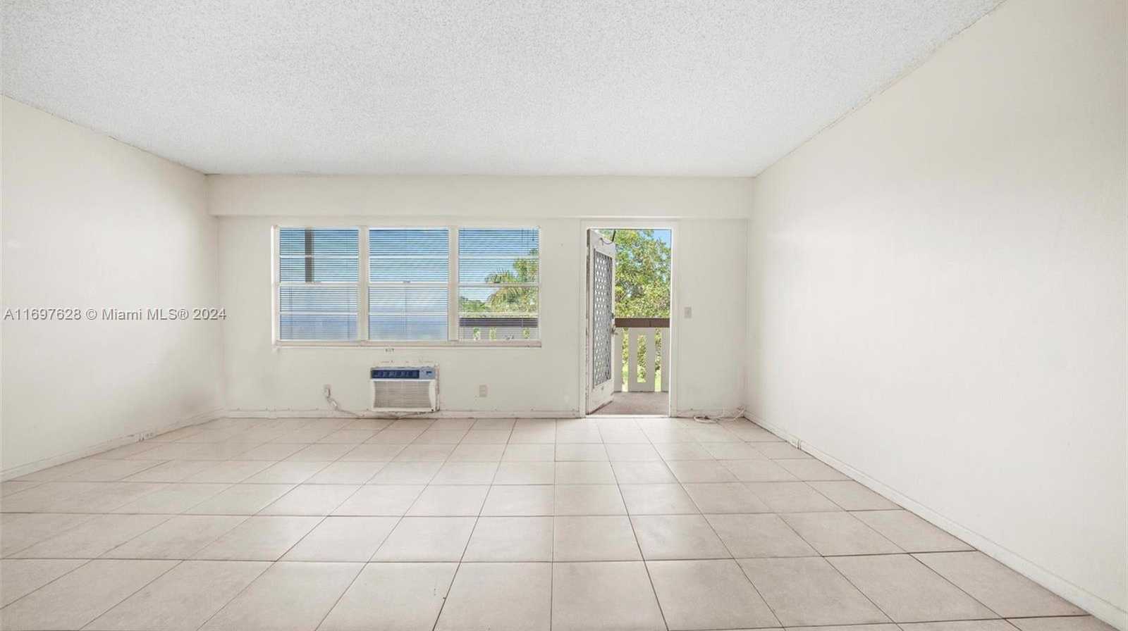Small Image of 79 SUFFOLK B #79, Boca Raton Number 2