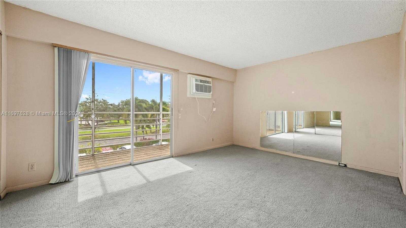 Small Image of 79 SUFFOLK B #79, Boca Raton Number 4