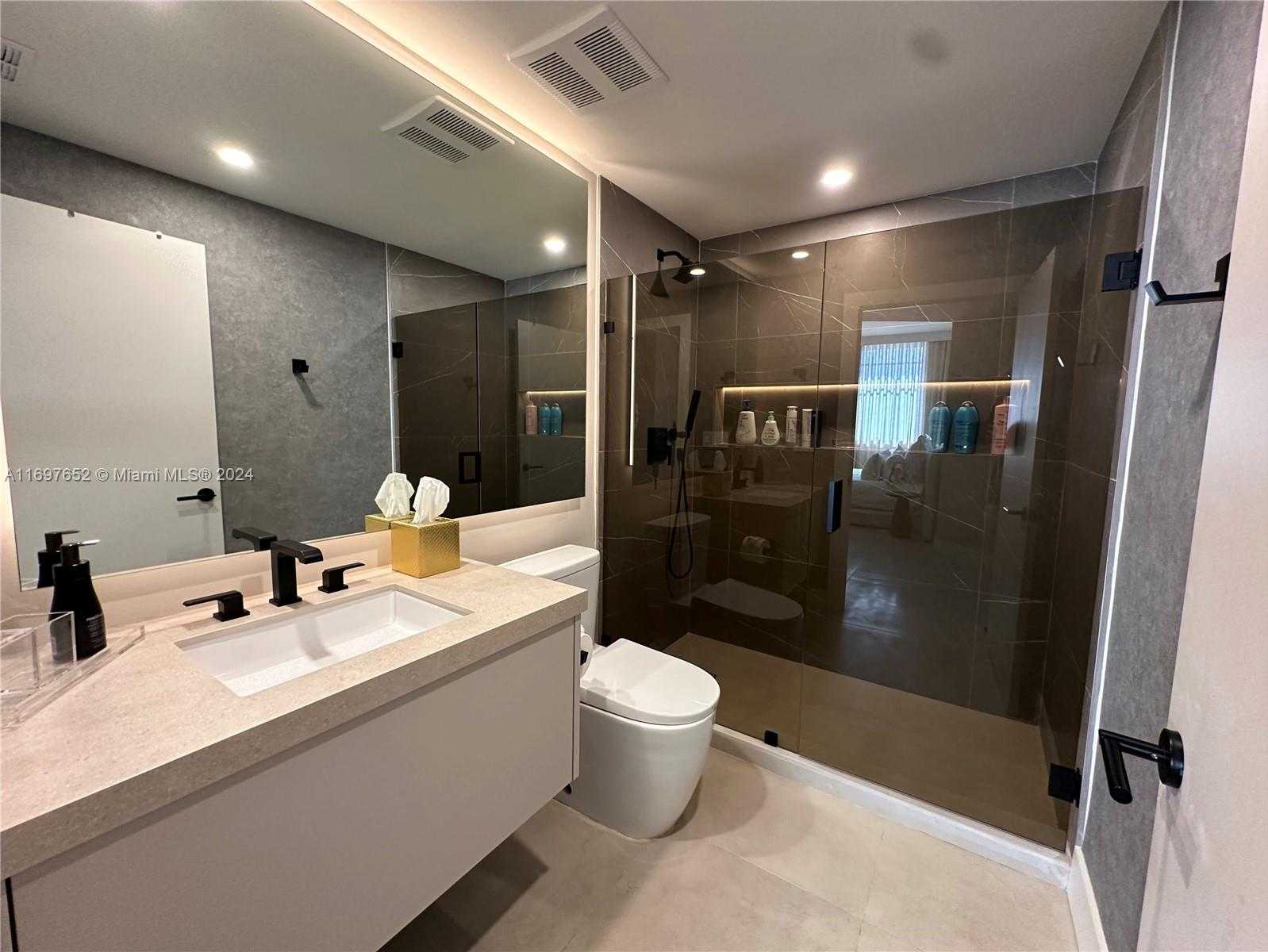 Small Image of 17875 COLLINS AVE #1801, Sunny Isles Beach Number 20