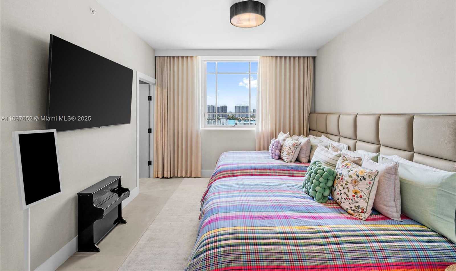 Small Image of 17875 COLLINS AVE #1801, Sunny Isles Beach Number 42