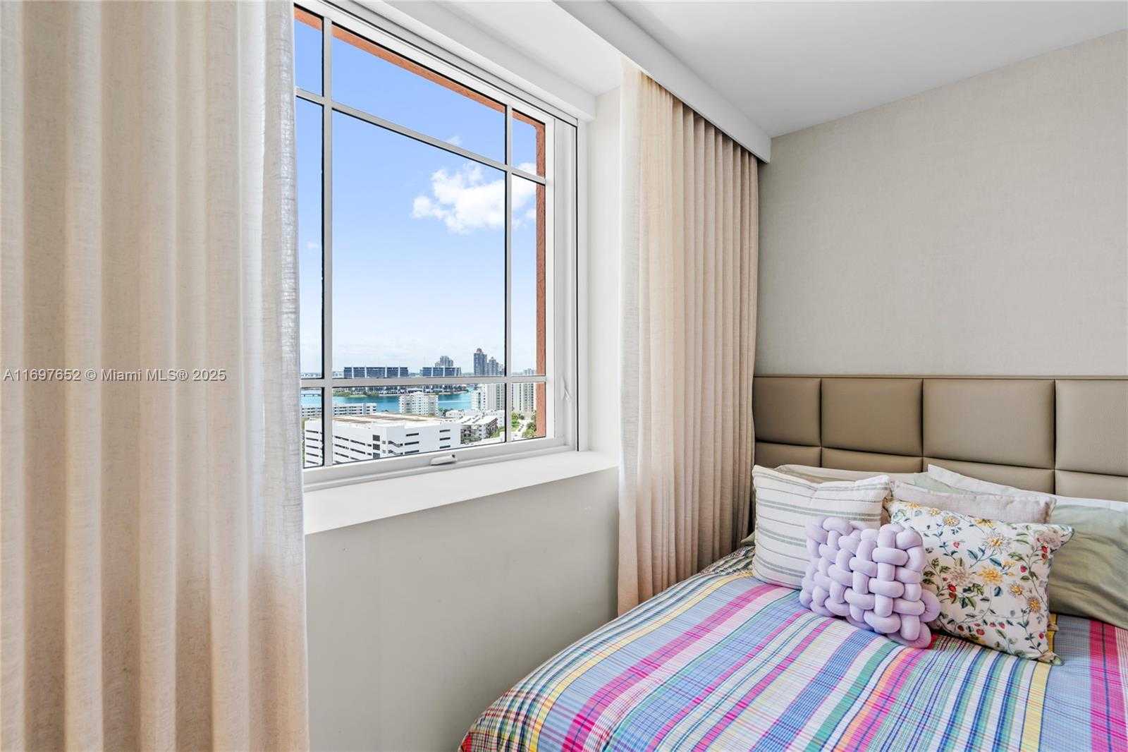 Small Image of 17875 COLLINS AVE #1801, Sunny Isles Beach Number 44