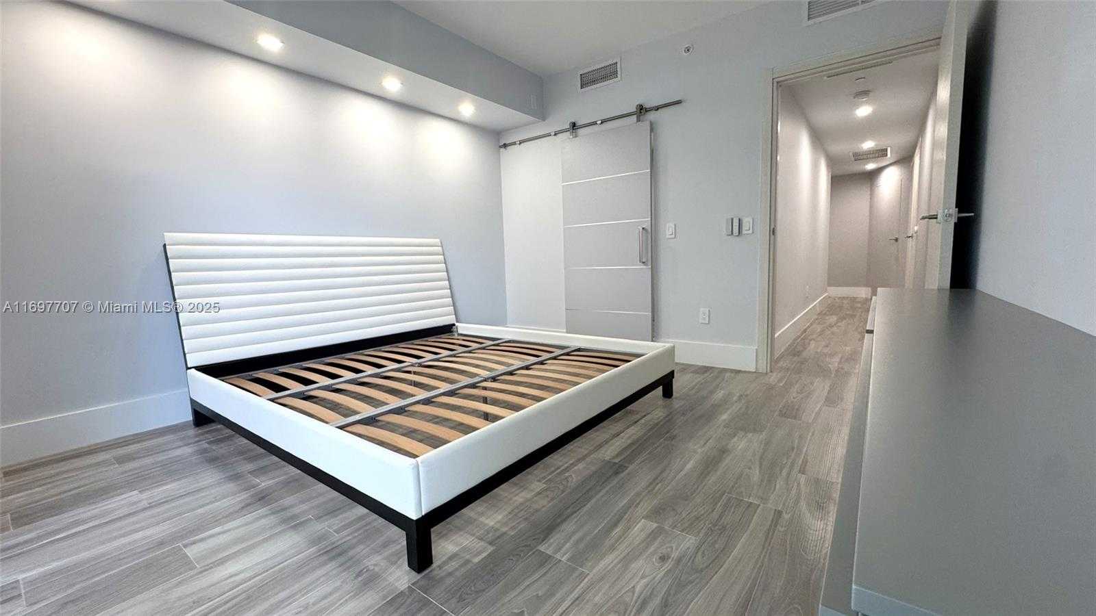 Small Image of 801 SOUTH MIAMI AVE #3205/04, Miami Number 36