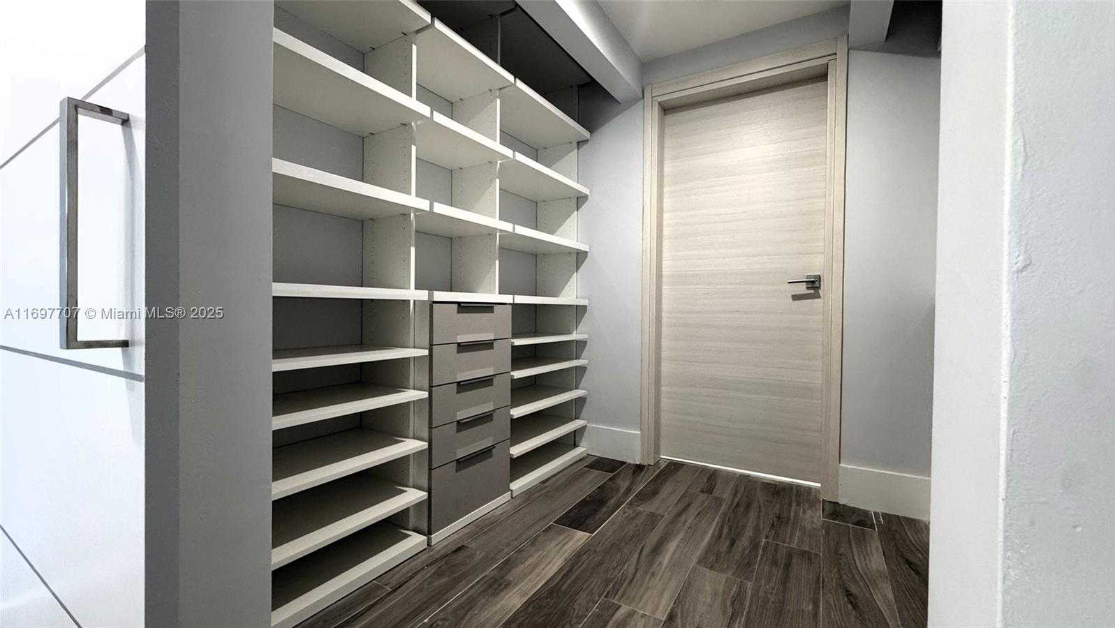 Small Image of 801 SOUTH MIAMI AVE #3205/04, Miami Number 38
