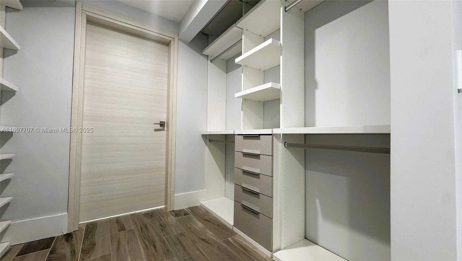 Small Image of 801 SOUTH MIAMI AVE #3205/04, Miami Number 39