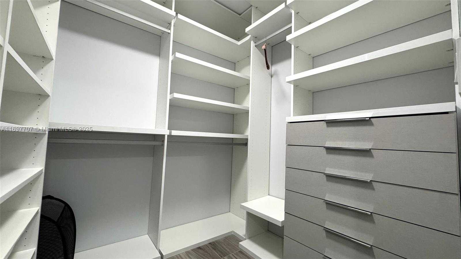 Small Image of 801 SOUTH MIAMI AVE #3205/04, Miami Number 49