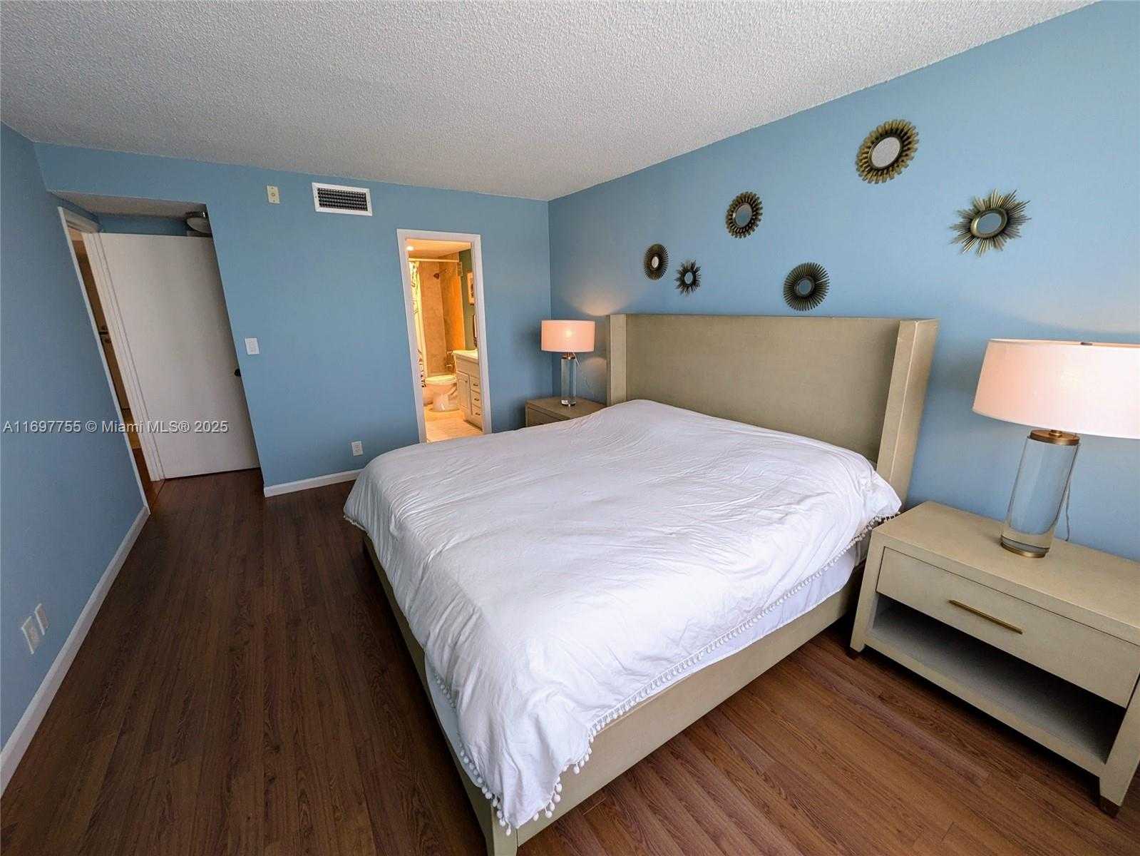 Small Image of 437 GOLDEN ISLES DR #15F, Hallandale Beach Number 13