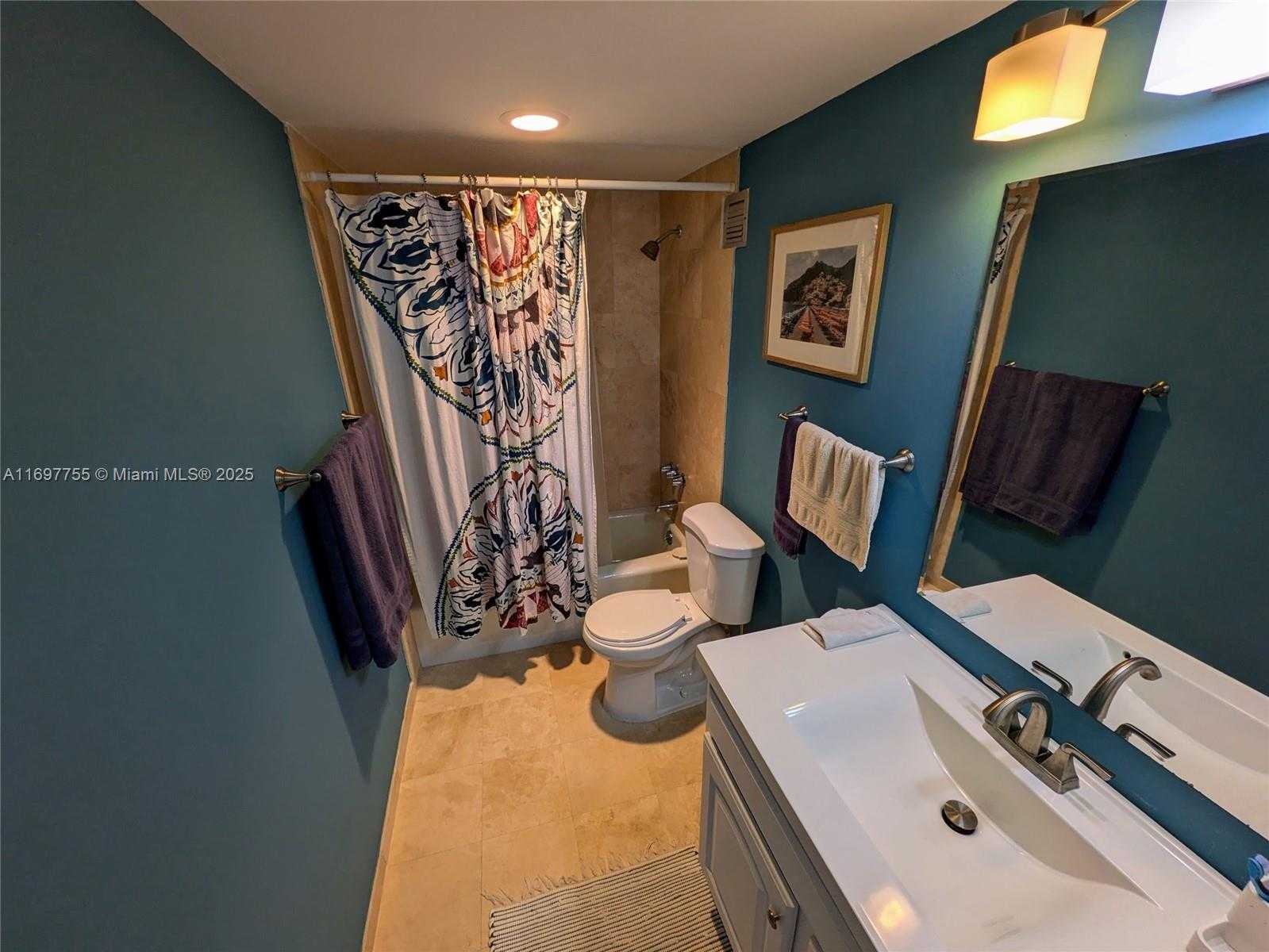 Small Image of 437 GOLDEN ISLES DR #15F, Hallandale Beach Number 14
