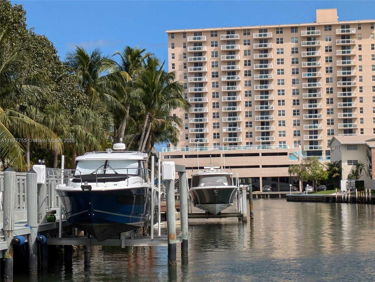Small Image of 437 GOLDEN ISLES DR #15F, Hallandale Beach Number 19