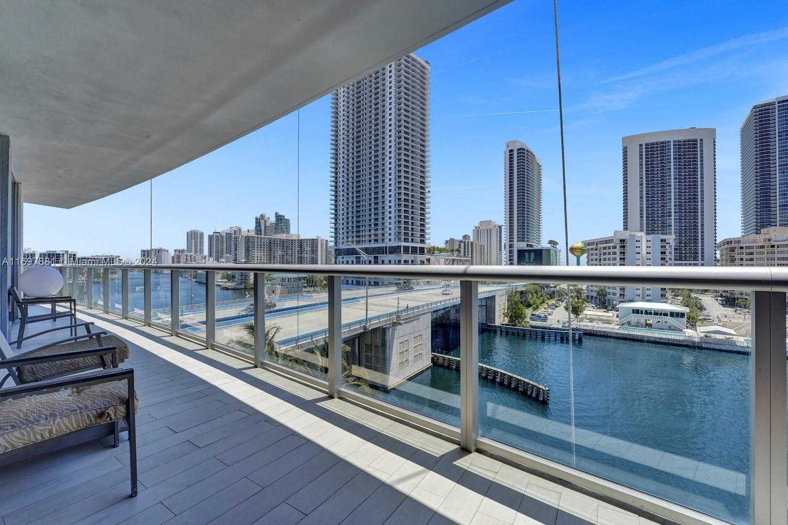 Small Image of 2600 E Hallandale Beach Blvd, Hallandale Beach, FL 33009, USA Number 19