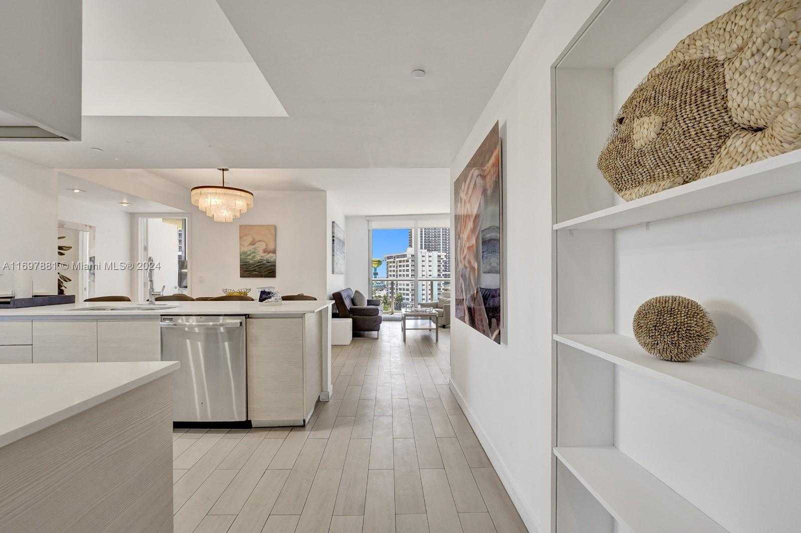 Small Image of 2600 E Hallandale Beach Blvd, Hallandale Beach, FL 33009, USA Number 2