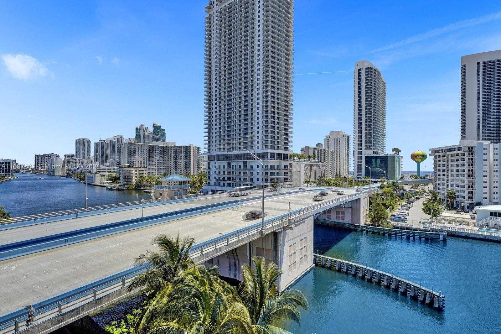 Small Image of 2600 E Hallandale Beach Blvd, Hallandale Beach, FL 33009, USA Number 20