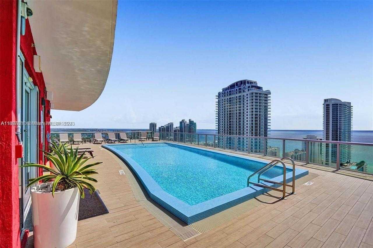 Small Image of 2600 E Hallandale Beach Blvd, Hallandale Beach, FL 33009, USA Number 26