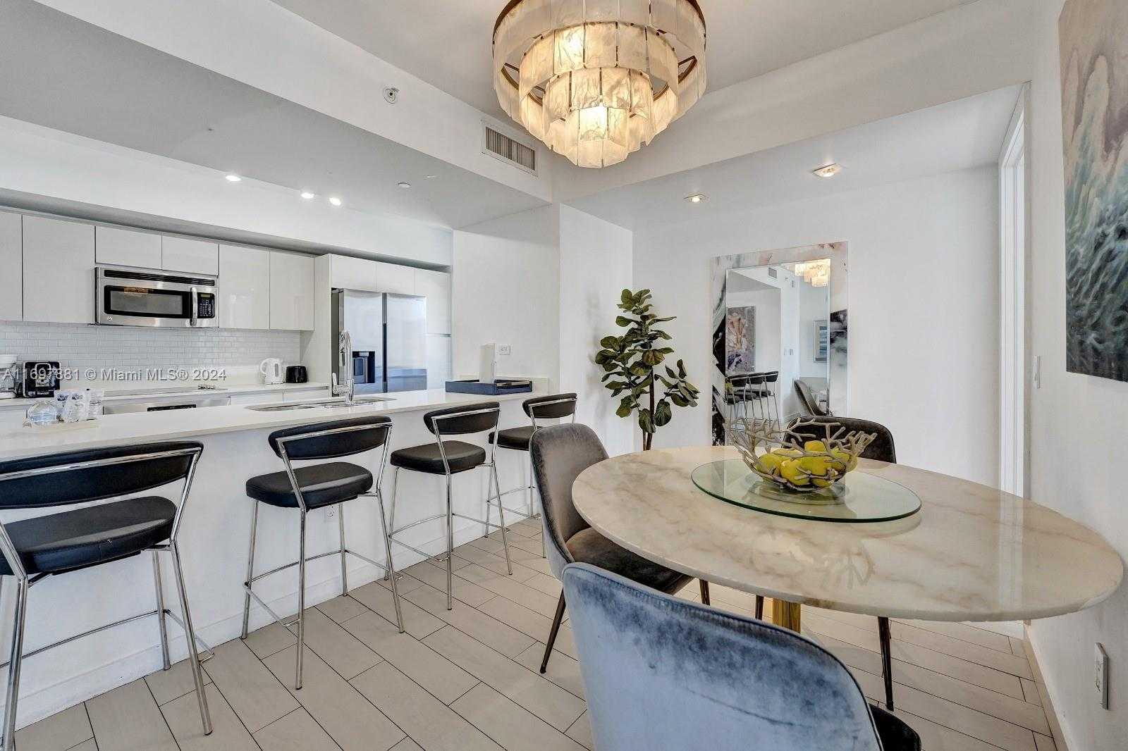Small Image of 2600 E Hallandale Beach Blvd, Hallandale Beach, FL 33009, USA Number 7