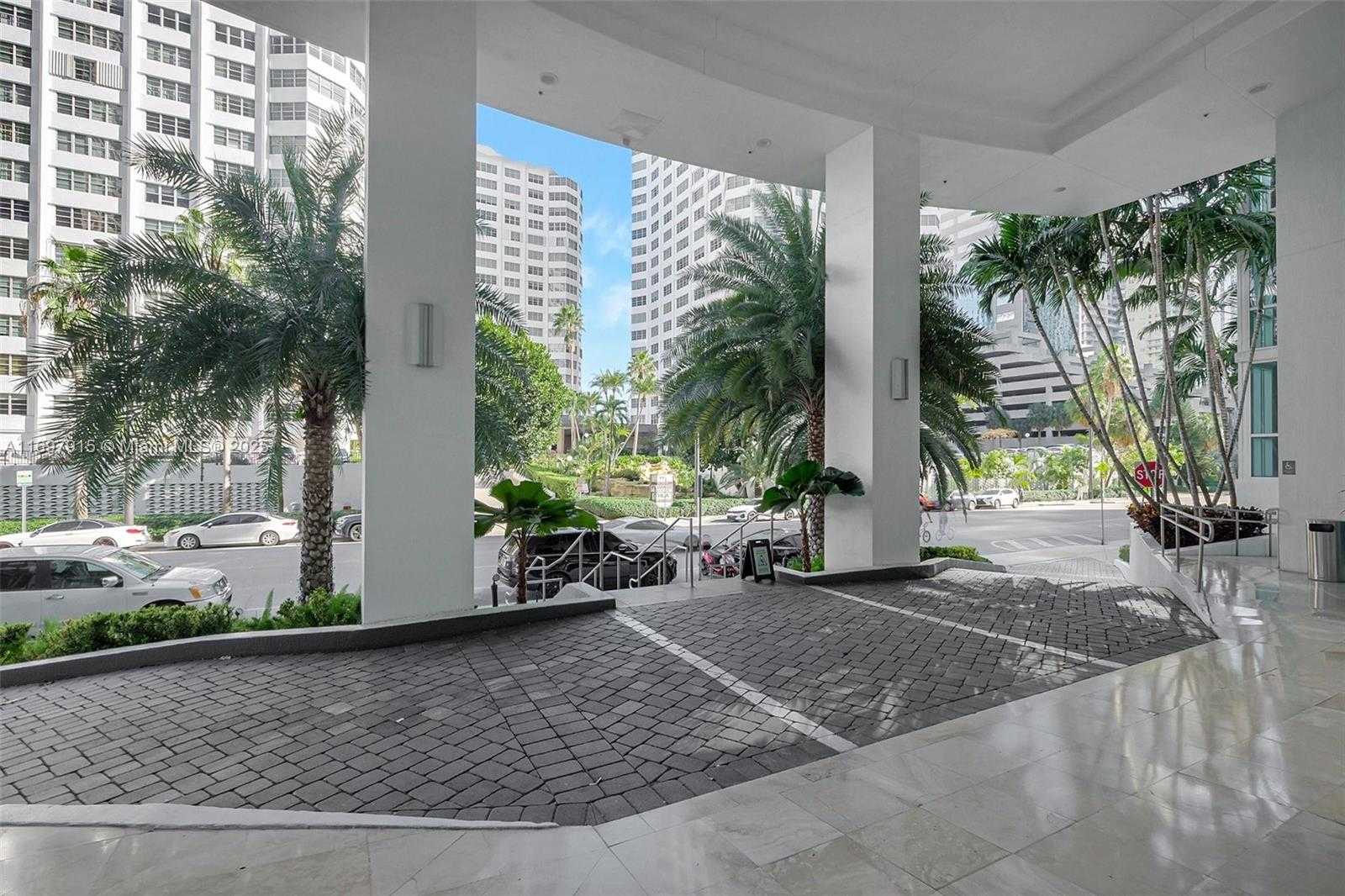 Small Image of 950 BRICKELL BAY DR #1102, Miami Number 19