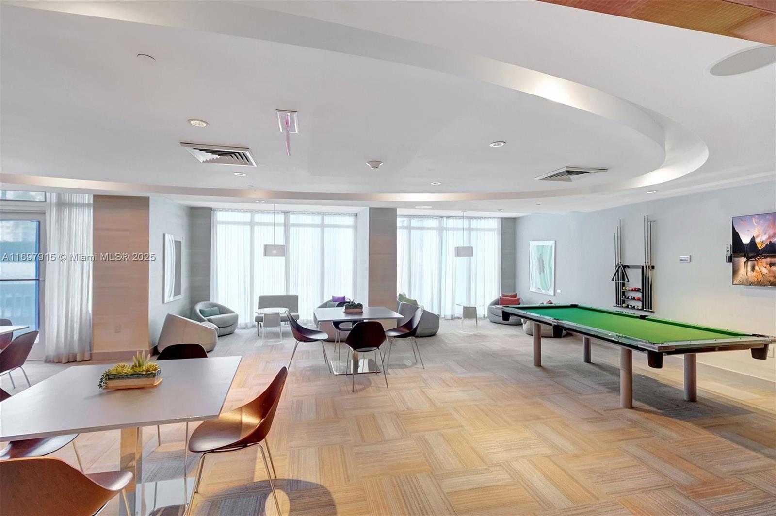 Small Image of 950 BRICKELL BAY DR #1102, Miami Number 20