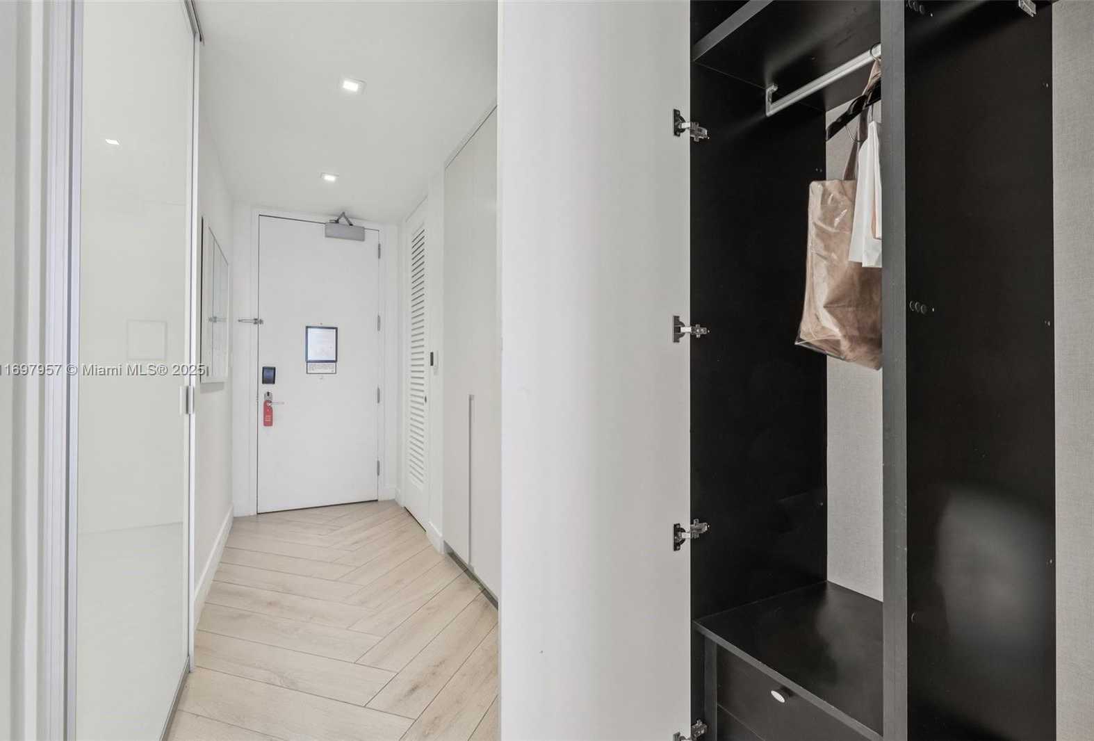 Small Image of 2201 COLLINS AVE #623, Miami Beach Number 16