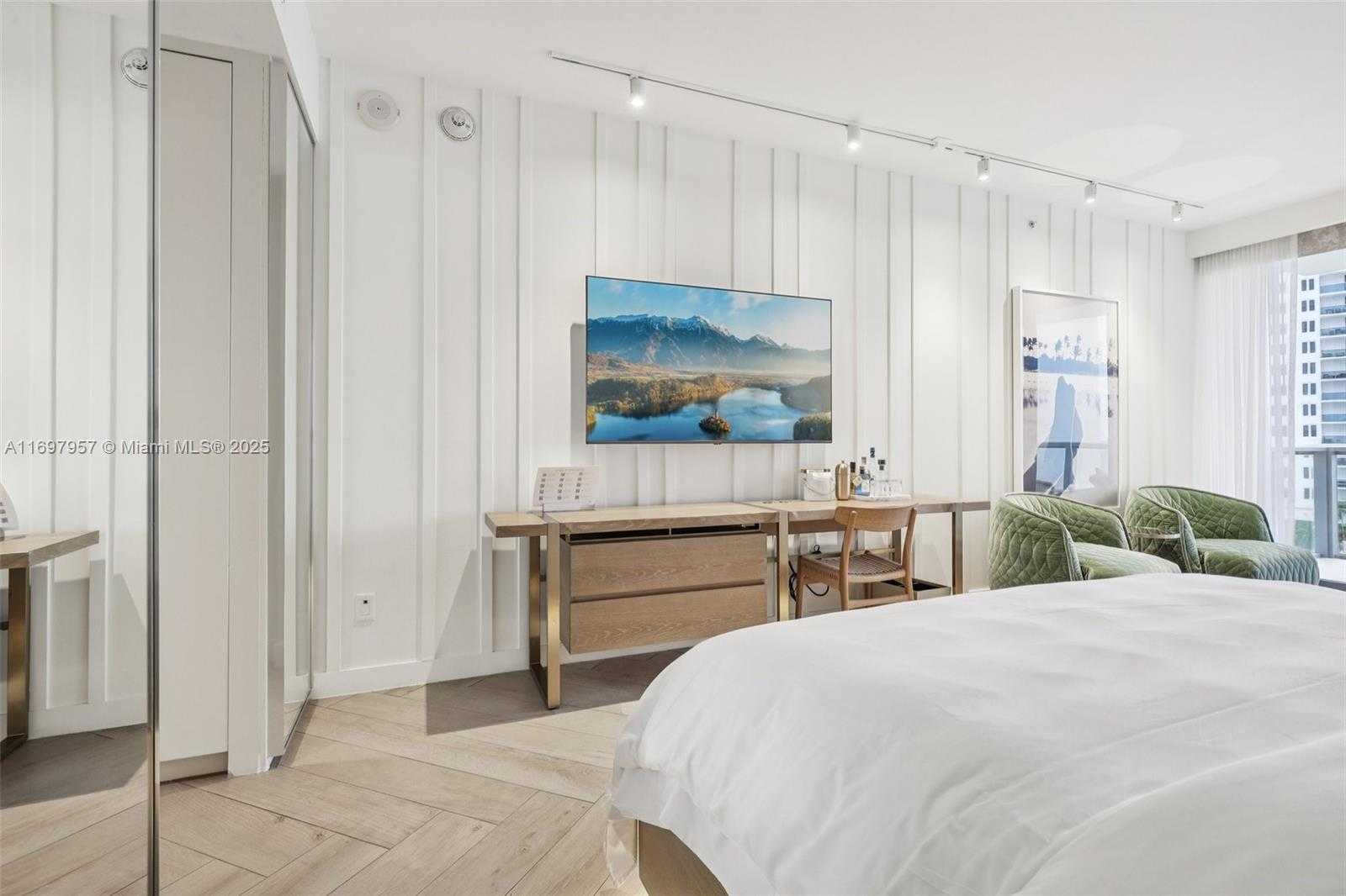 Small Image of 2201 COLLINS AVE #623, Miami Beach Number 9