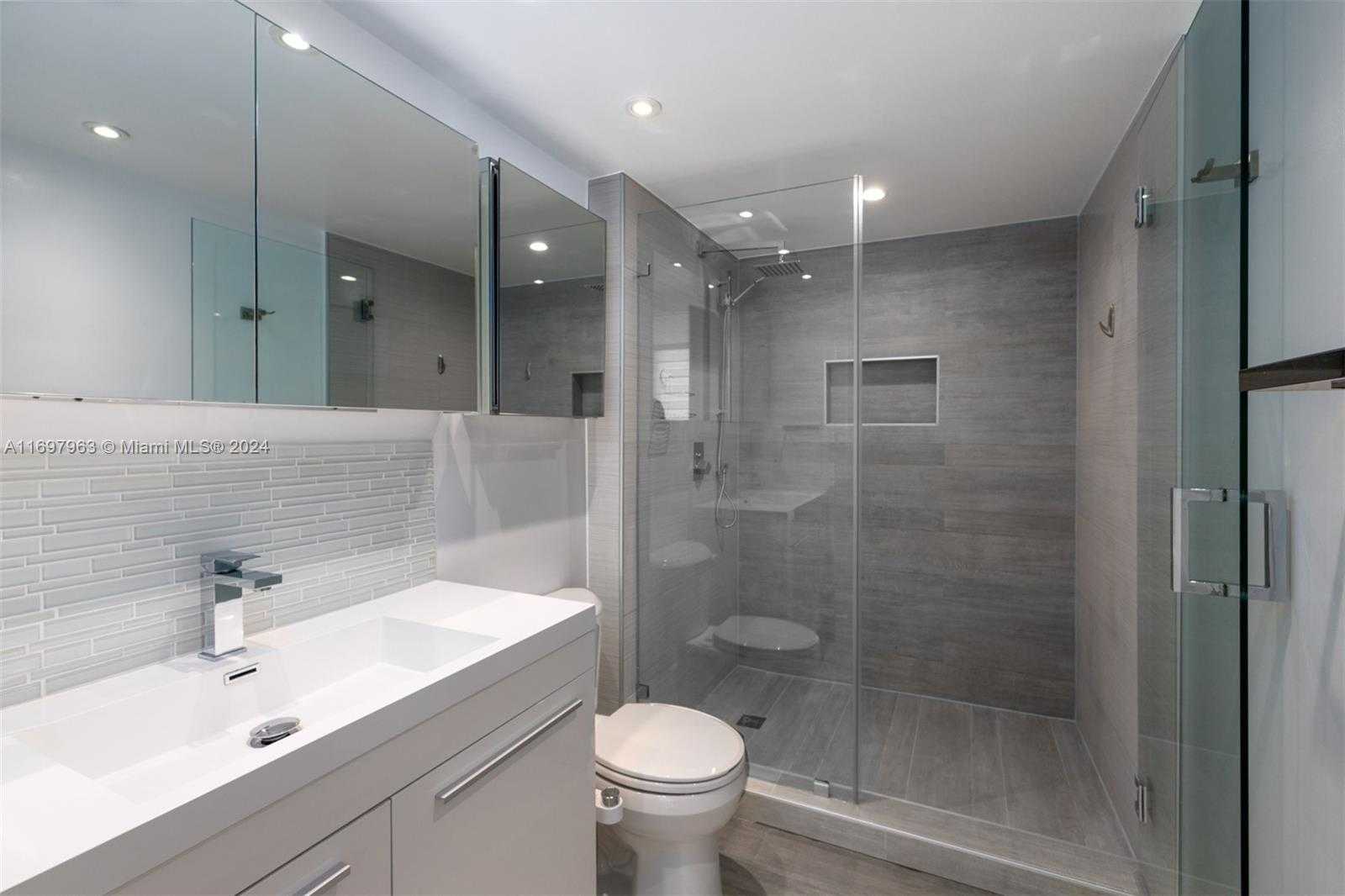 Small Image of 90 ALTON RD #1712, Miami Beach Number 14