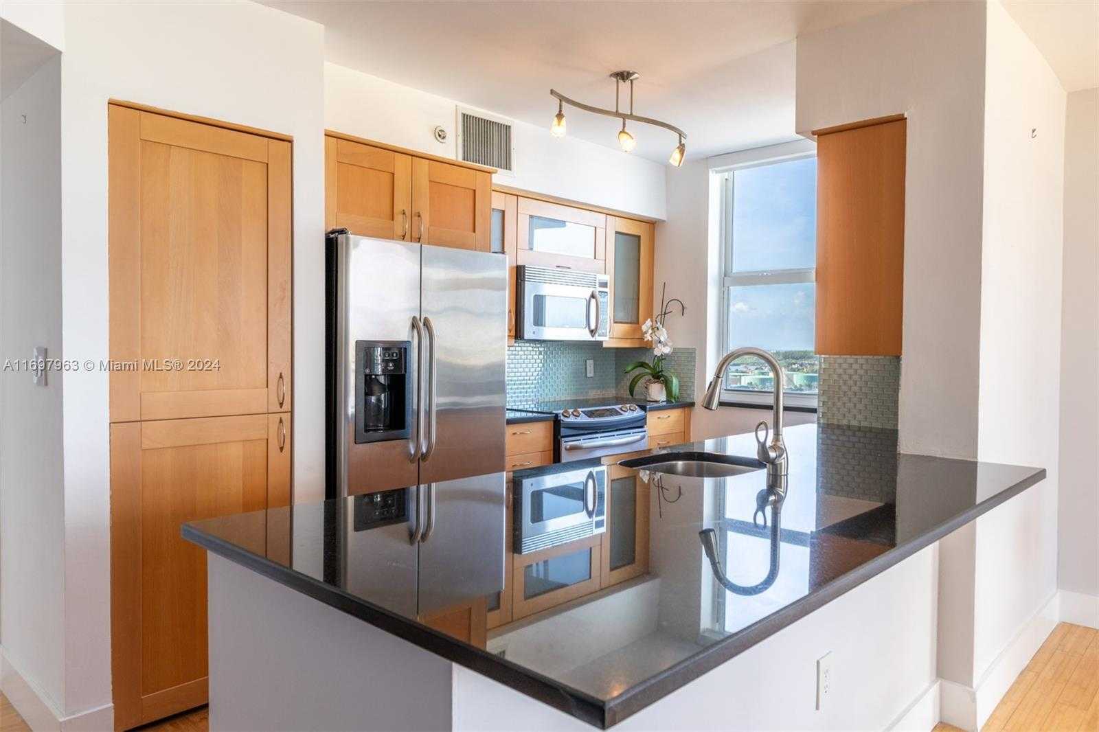 Small Image of 90 ALTON RD #1712, Miami Beach Number 3