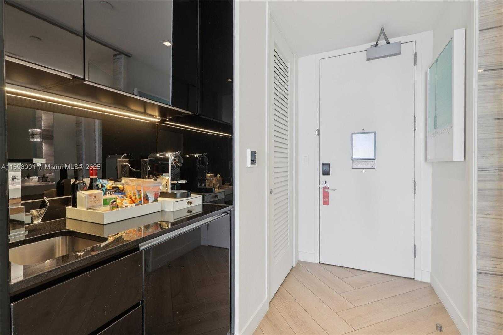 Small Image of 2201 COLLINS AVE #1013, Miami Beach Number 15