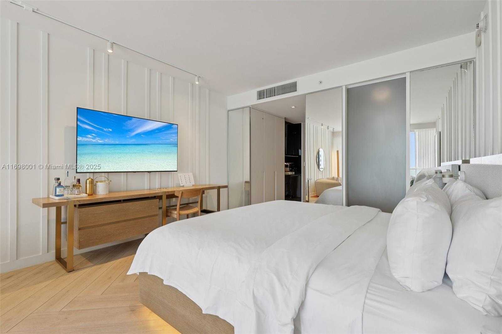 Small Image of 2201 COLLINS AVE #1013, Miami Beach Number 17